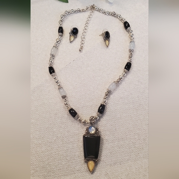 Beaded Moonstone Jewelry Set. Necklace &Earrings 🌴 - Picture 3 of 5